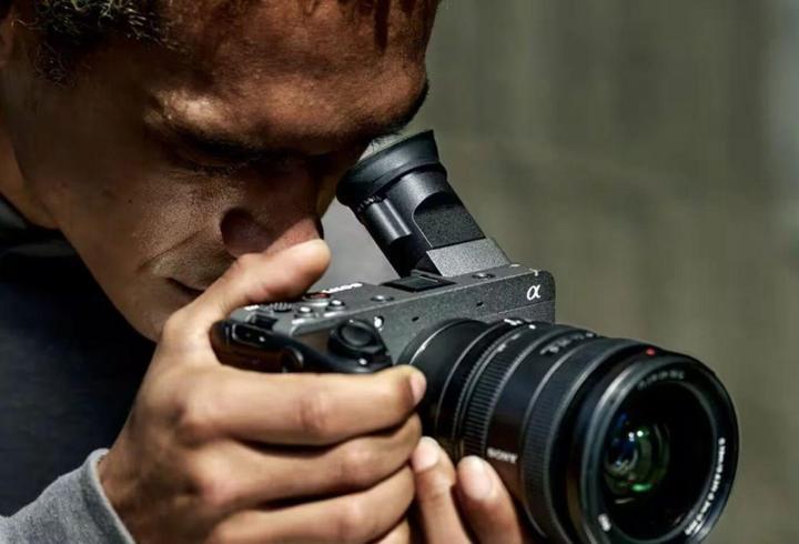 Sony, FX2 modeliyle dikkatleri üzerine çekti
