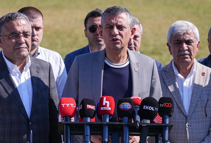 CHP Genel Başkanı Özel, Ekrem İmamoğlu'nu cezaevinde ziyaret etti