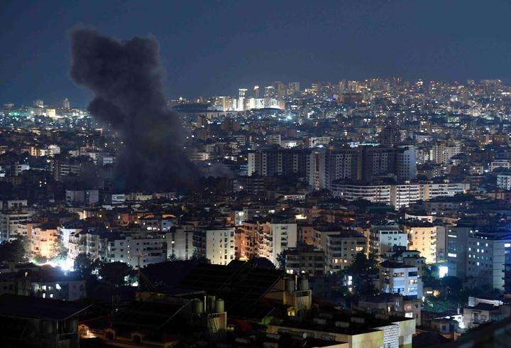 İsrail'den arife gecesi Beyrut'a saldırı