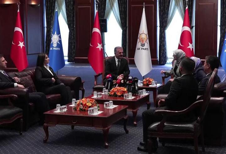 Siyasi partiler yarın bayramlaşacak