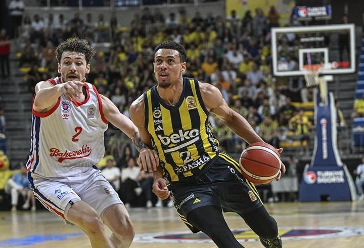 Fenerbahçe, seride 2-0 öne geçti