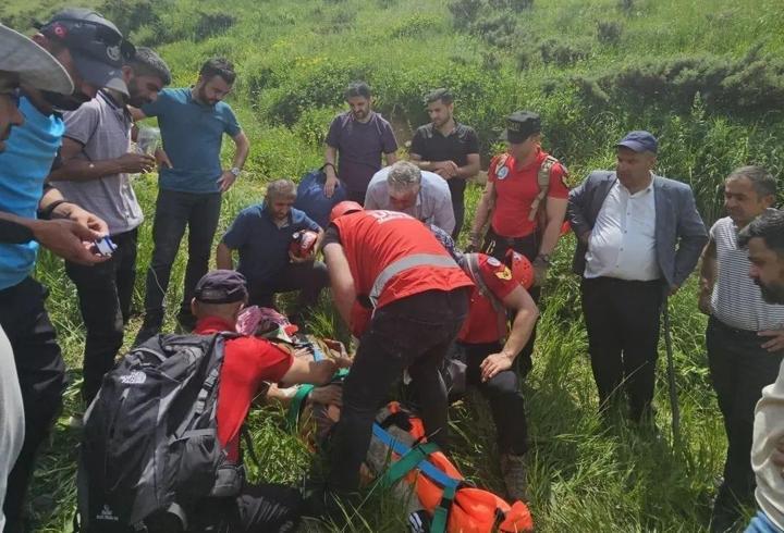 Hakkari'de dağdan düşen pancar toplayıcısı 4 saatlik operasyonla kurtarıldı