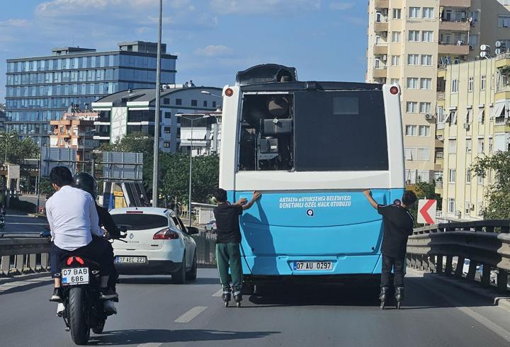 Patenli çocukların tehlikeli yolculuğu