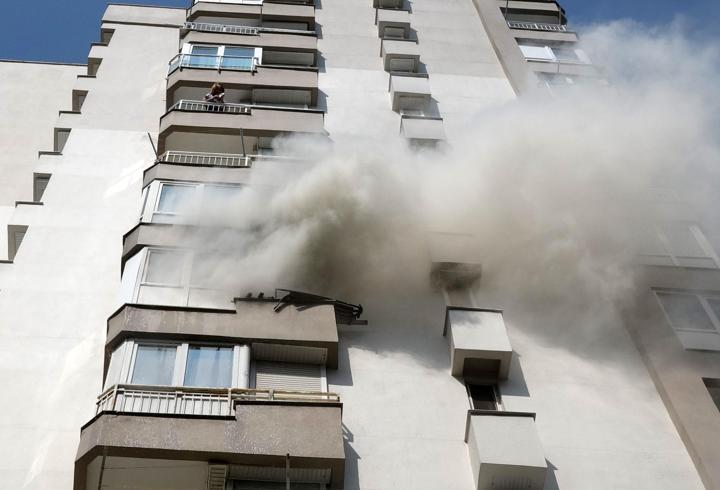 7'nci kattaki yangın büyümeden söndürüldü