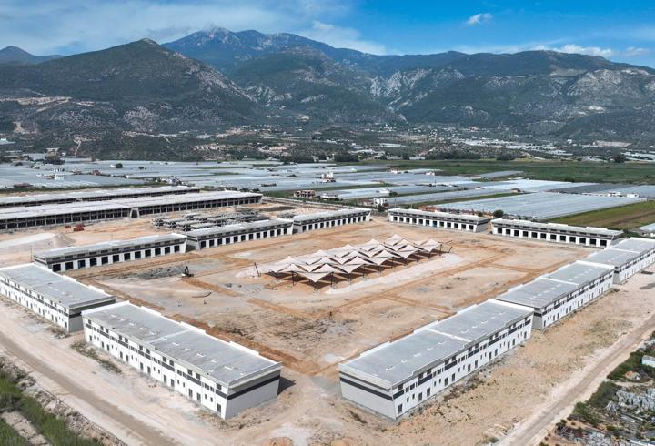 Kınık Toptancı Hal Kompleksi'nde sona doğru