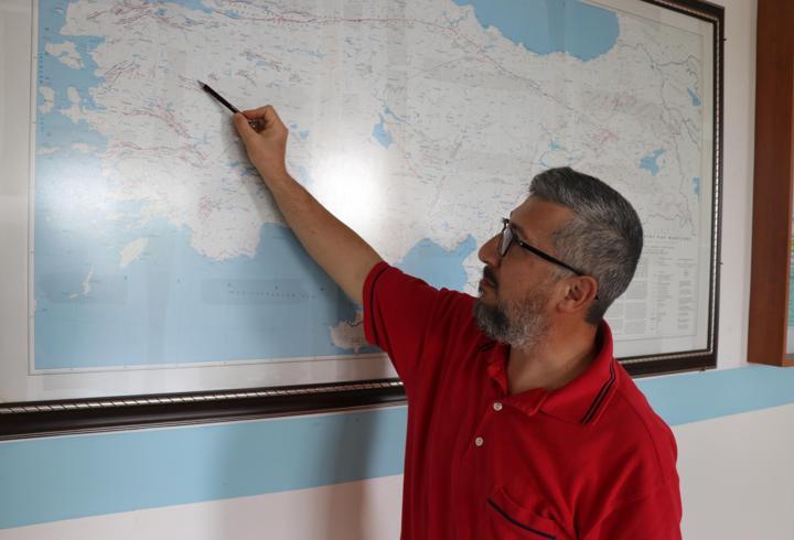 Simav'da son 1,5 ayda yaklaşık 1250 sarsıntı kaydedildi