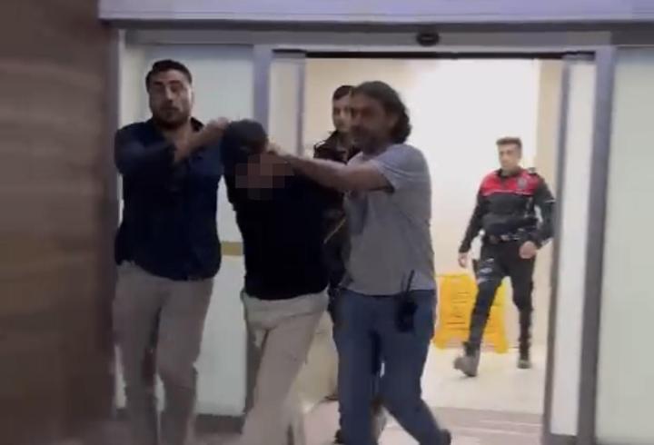 Aynı Odada Kalan Arkadaşını Bıçakla Yaraladı