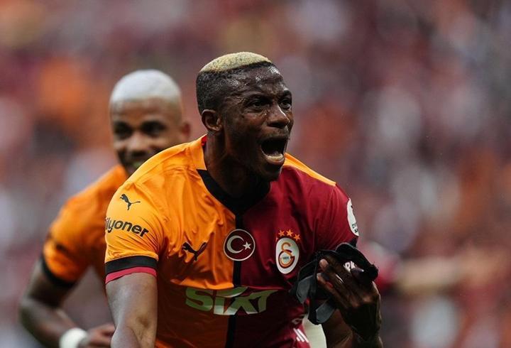 Victor Osimhen’e Premier Lig devi kancası! Yeniden devredeler