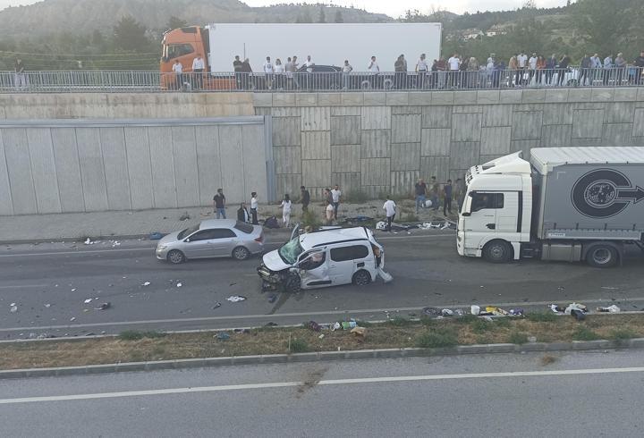Kastamonu'da 3 araç kazaya karıştı; 9 yaralı