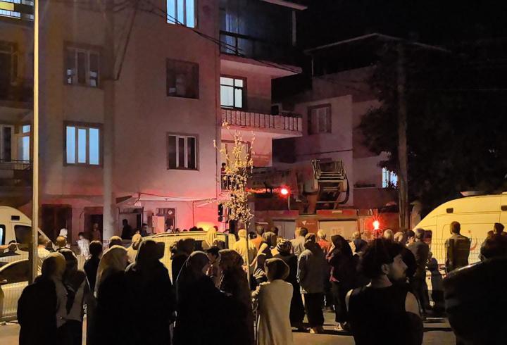 Tartıştığı eşini tabancayla öldürüp, intihar etti