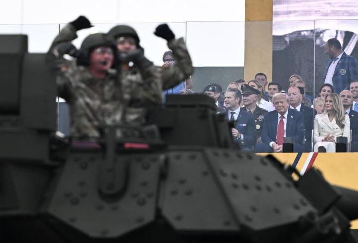 ABD ordusu 250, Trump 79 yaşında: 6 bin asker, tanklar, uçaklar...