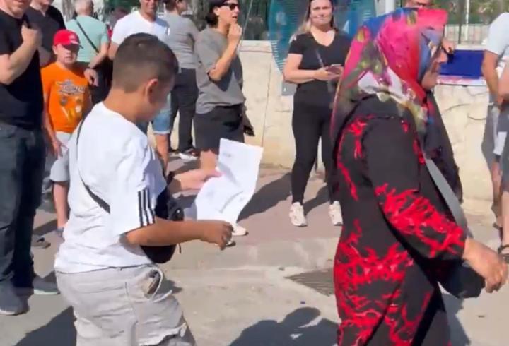 Sınava geç kalan öğrencilerin imdadına polis ekipleri yetişti
