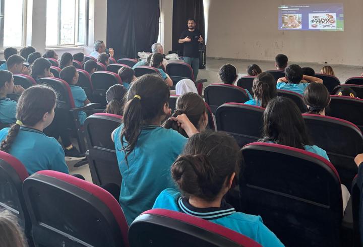Silopi'de, ortaokul öğrencilerine ‘Yapay Zeka’ söyleşisi