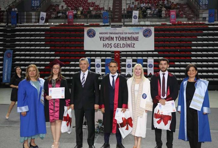 289 hekim mezun oldu
