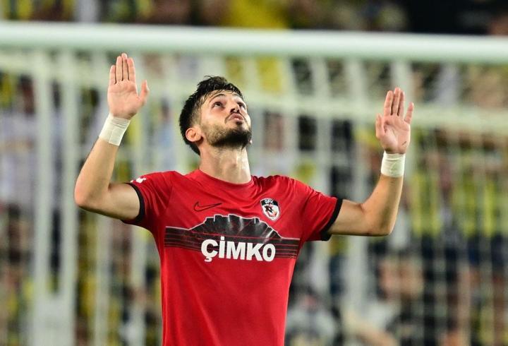 Arda Kızıldağ yeni sözleşmeye imza attı