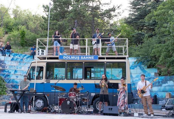 ‘Dolmuş Sahne’ Ankara’da ücretsiz konser veriyor