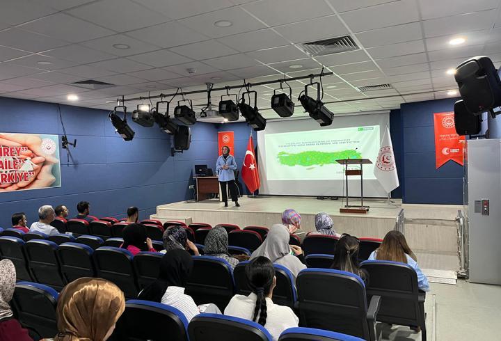 Muş'ta kurum personelleri bağımlılıkla mücadele çalışmaları hakkında bilgilendirildi