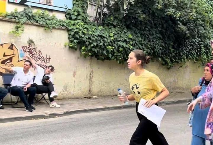 SINAVA 1 DAKİKA KALA! Görüntüler film sahnelerini aratmadı