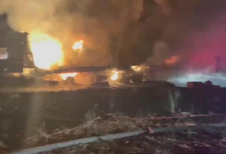 Şanlıurfa'da seyit halindeki TIR alev aldı