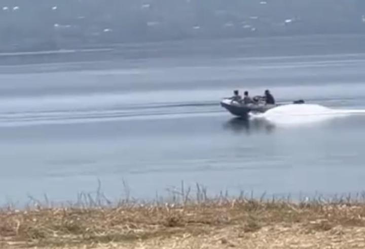 Sapanca Gölü'nde yasak tekne görüldü