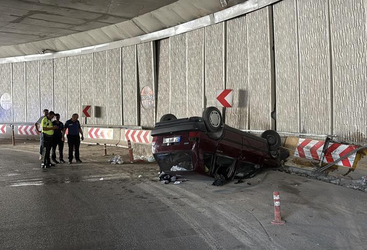 Samsun'da devrilen otomobildeki 5 kişi yaralandı