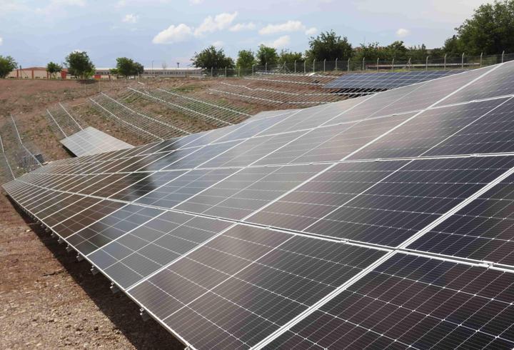 Dicle Üniversitesi GES projesiyle yeşil enerjiye geçiyor