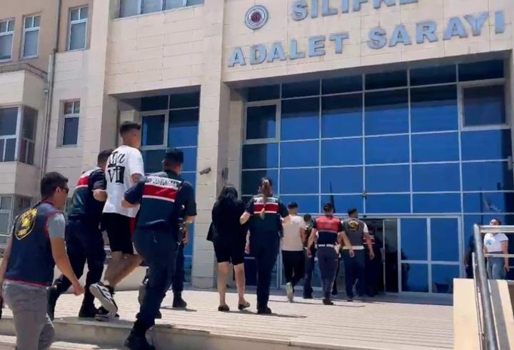 Mersin'de silahlı saldırı şüphelileri yakalandı