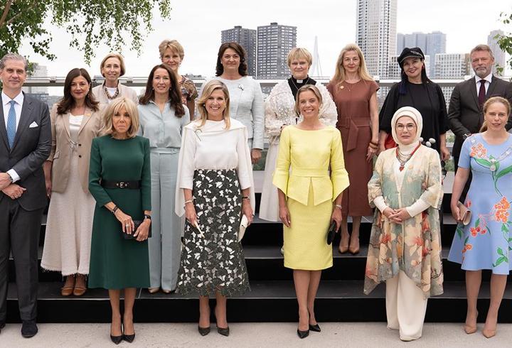 Emine Erdoğan, lider eşleriyle bir araya geldi
