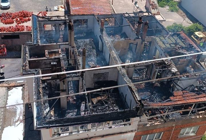 Kayseri'de 3 Katlı Binada Yangın Çıktı