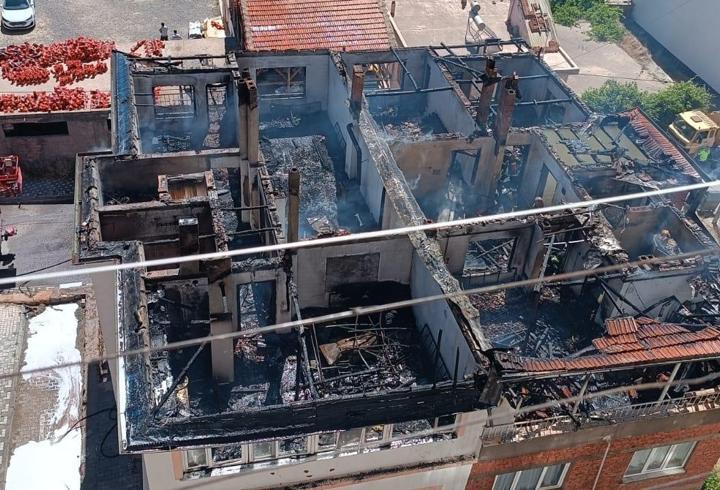Kayseri’de 3 katlı binada yangın