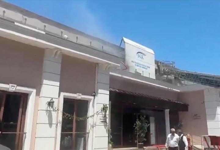 Üsküdar sahilinde sosyal tesiste yangın