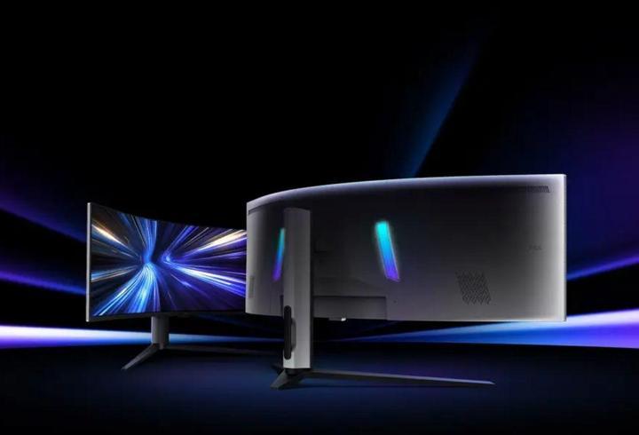 57 İnç Çift 4K Kavisli Monitör