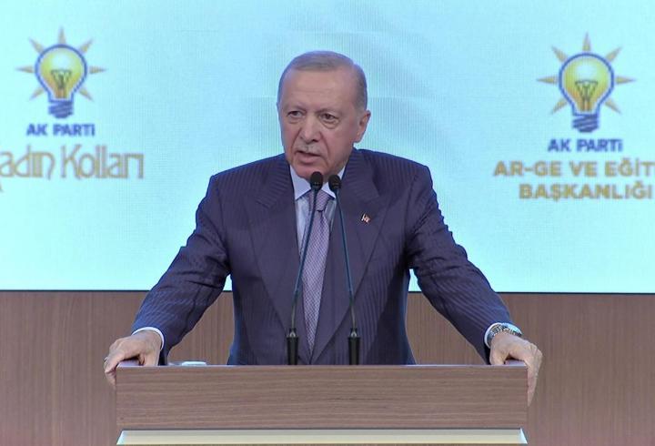 SON DAKİKA... Cumhurbaşkanı Erdoğan'dan Özel'e karikatür tepkisi: Git göz doktoruna görün