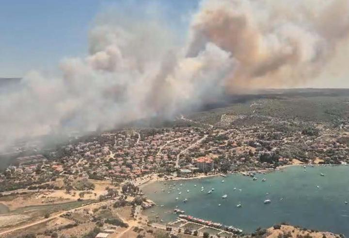İzmir Çeşme'de orman yangını