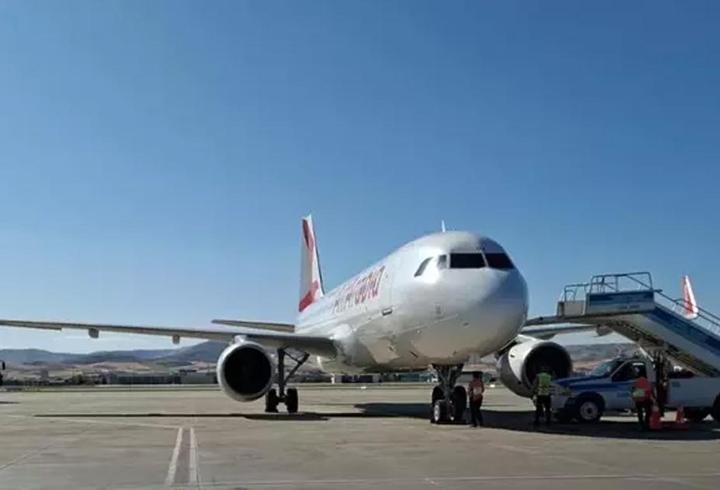 Sharjah-İstanbul seferini yapan uçak acil iniş yaptı