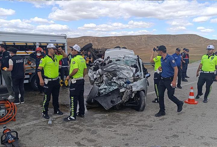 Yozgat'ta feci kaza: 3 ölü, 2 yaralı
