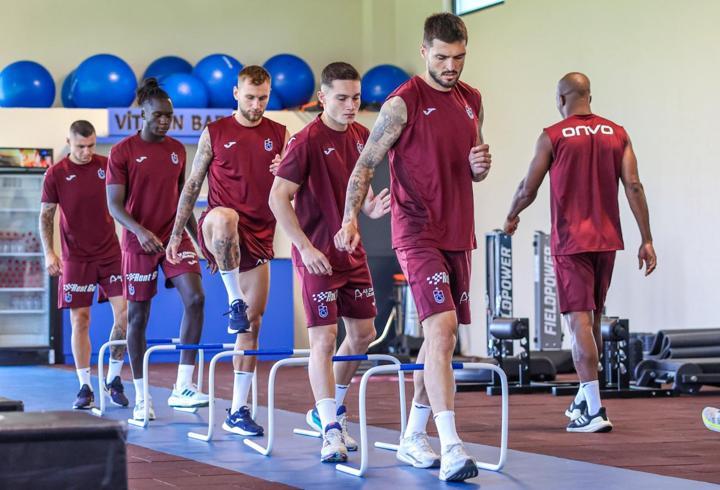 Bordo-mavililerde sezon hazırlığı sürüyor