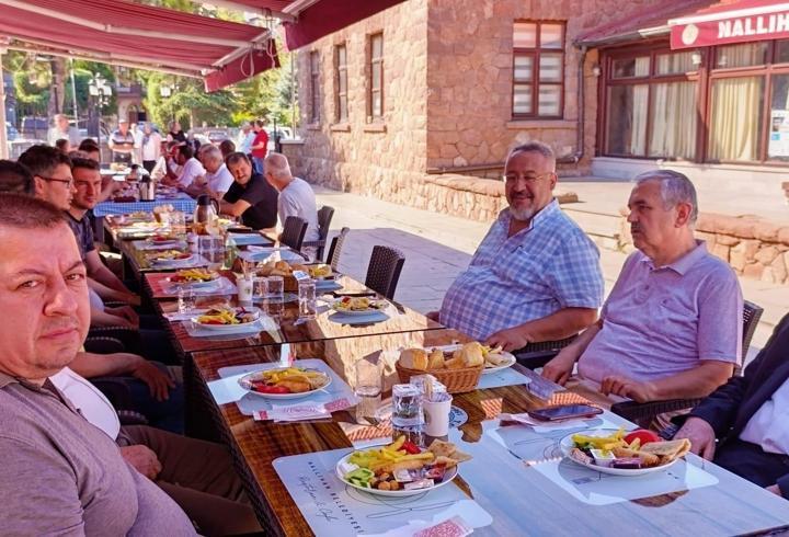 Nallıhan Belediye Başkanı Güngör, esnafla buluştu