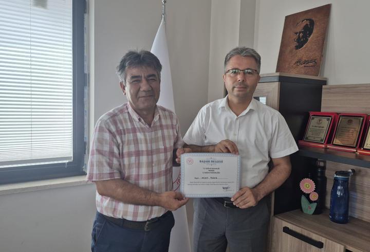 Erdemli'de sigarayı bırakanlara başarı belgesi