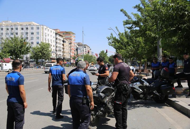 Batman'da motosiklet sürücülerine yönelik trafik denetimi yapıldı