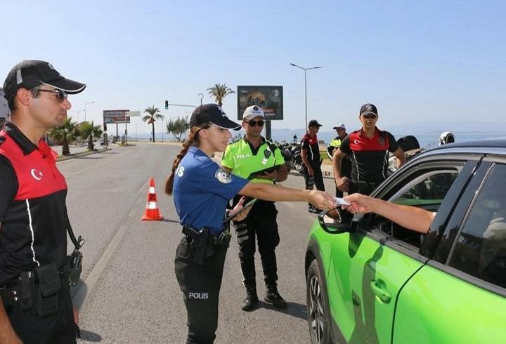İzmir'de 1 haftada çeşitli suçlardan aranan 761 kişi yakalandı