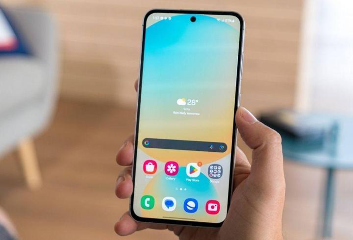 Galaxy S25 FE, daha üstün bir ekran teknolojisiyle geliyor