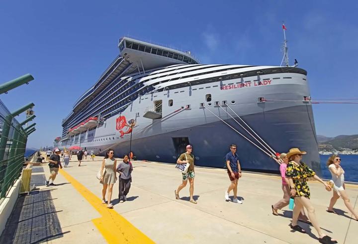 Bodrum’a denizden 2606 turist geldi