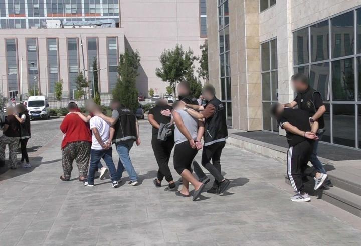 Uşak’ta uyuşturucu operasyonuna 5 tutuklama