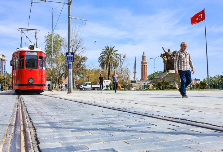 Büyükşehir'in toplu ulaşım araçları 15 Temmuz'da ücretsiz
