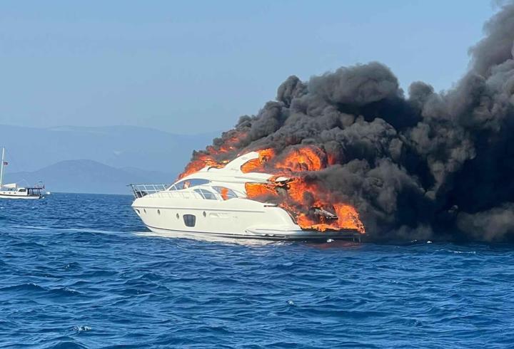 Bodrum’da motoryatta yangın: Alevler hızla yayıldı