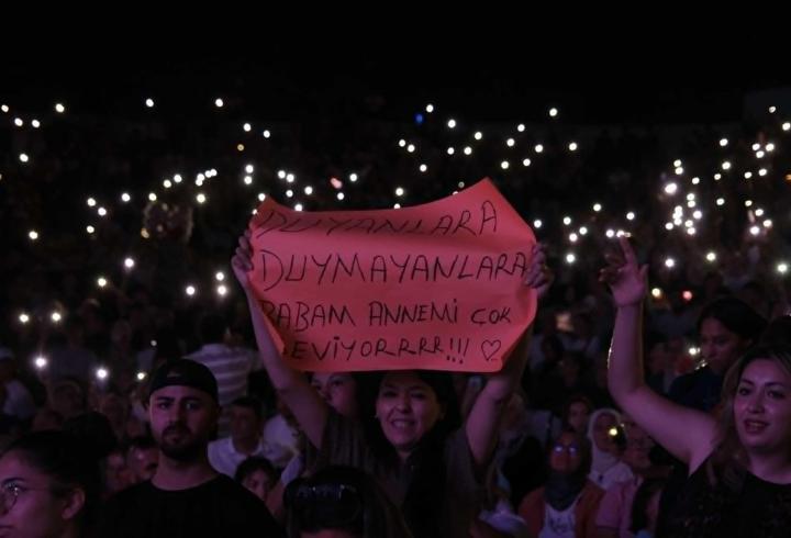  Akşehir’de Cengiz Kurtoğlu konseri 