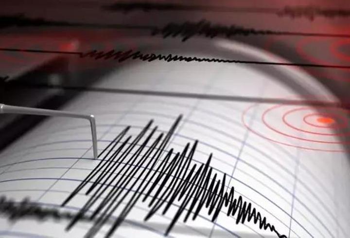 Endonezya'da 6.7 büyüklüğünde deprem