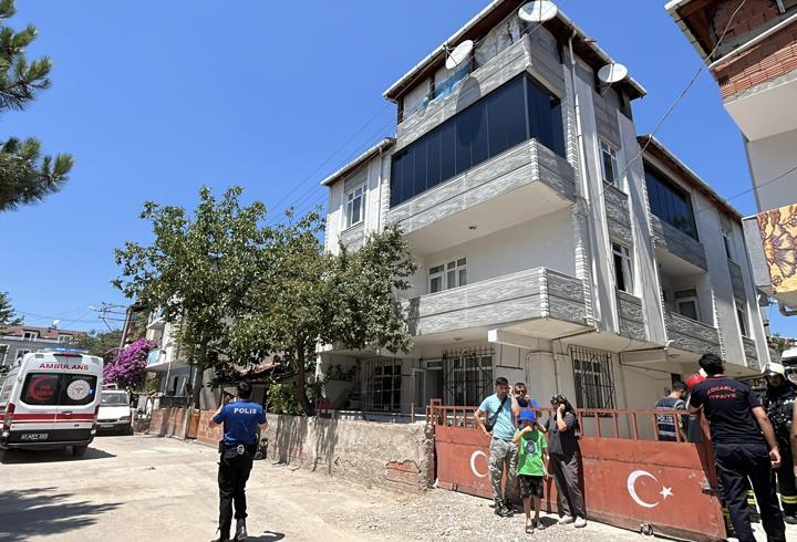 3 katlı apartmandaki yangına müdahale