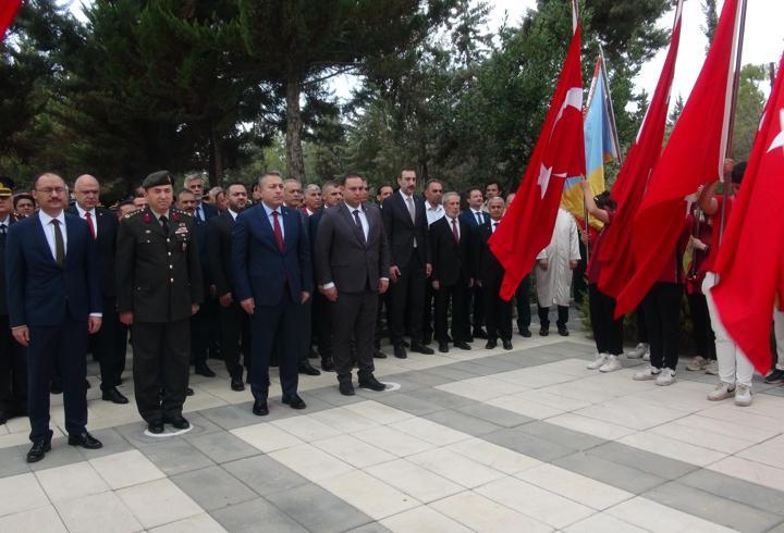 Kilis'te, 15 Temmuz için şehitlikte tören 